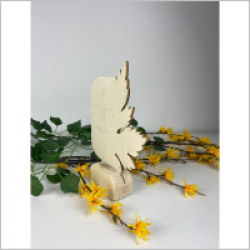 Descoperă trofeul gravat RoArtizan - un produs unic ce va aduce un plus de eleganță și rafinament oricărui eveniment special! Trofeul este confecționat din lemn de plop natural sau colorat la cerere, având dimensiunile d